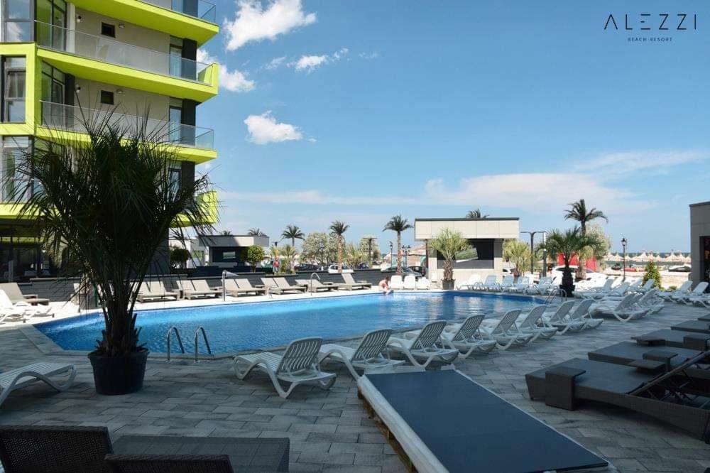 Ranya Apartments Alezzi Beach Resort Năvodari Екстериор снимка